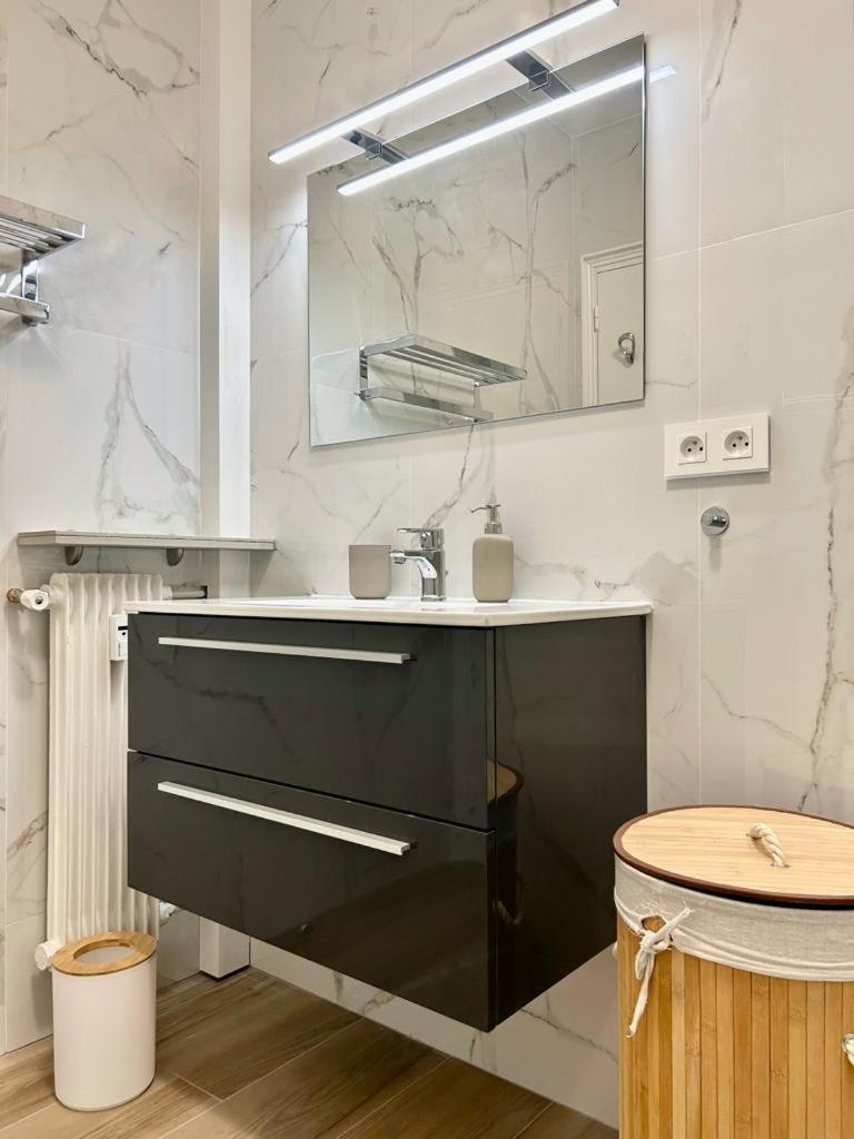 Centre, Jardin Bioves, Casino Apartment Menton